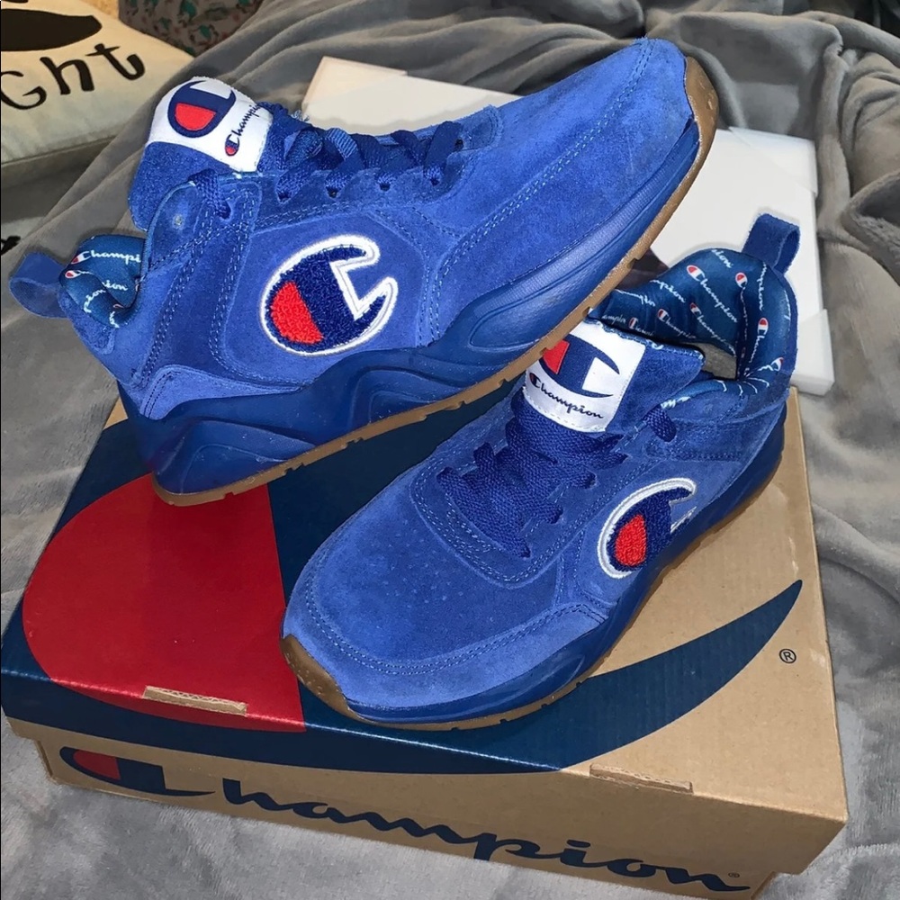 •NEW WITH 📦 Champion 93Eighteen Royal Shoes•7/5.5